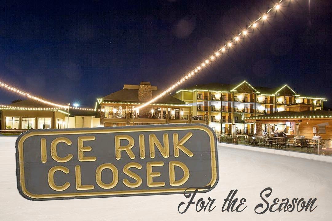 Ice Rink Closed Sign at Old Kinderhook in Camdenton Missouri